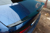 BMW řada 5 G30/G31 2017–2023 Spoiler ve stylu M4 (černý lesk) fotografie 13