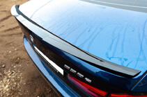 BMW řada 5 G30/G31 2017–2023 Spoiler ve stylu M4 (černý lesk) fotografie 3