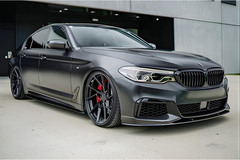 BMW řada 5 G30/G31 2017–2023 Přední lip spoiler DPT Lip V1 (pro M-Performance 2017-2020, černý lesk) Fotografie 1