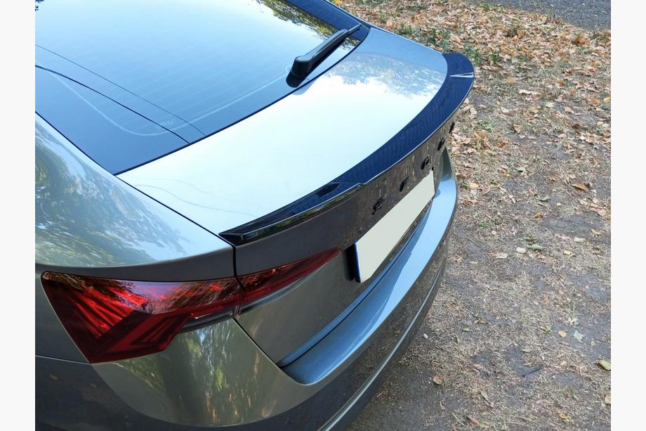 Skoda Octavia IV A8 2020– Spoiler DPT (černý lesk) Fotografie 1
