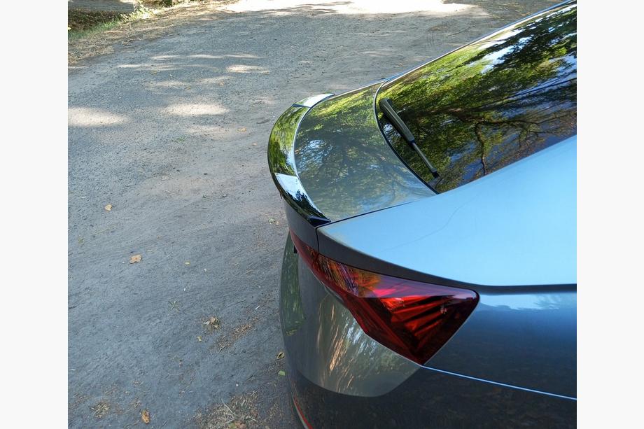 Skoda Octavia IV A8 2020– Spoiler DPT (černý lesk) Fotografie 5