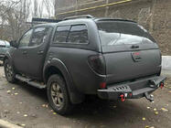 Mitsubishi L200 2015–2024 Boční nášlapy Dakar V2 s LED (2019+, 2 ks, kov) fotografie 4