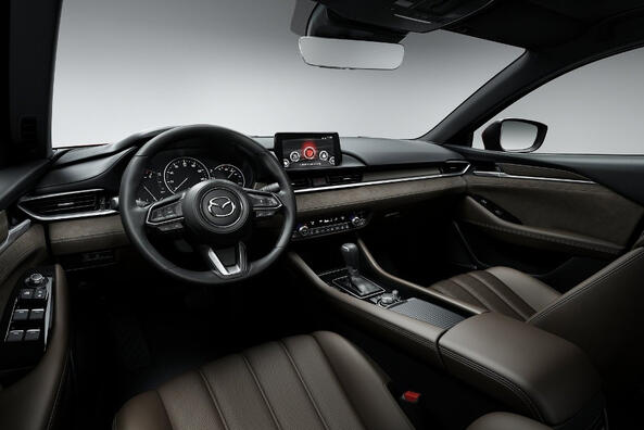 Recenze Mazda 6 Combi: praktické a pohodlné kombi Fotografie 4