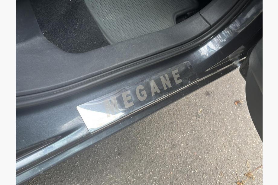 Renault Megane II 2004–2009 Kryty prahů (Carmos, 4 ks, ocel) Fotografie 5