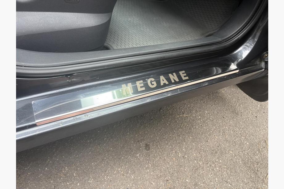 Renault Megane II 2004–2009 Kryty prahů (Carmos, 4 ks, ocel) Fotografie 4