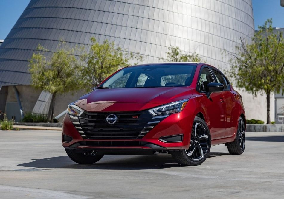 Recenze modernizovaného sedanu Nissan Versa