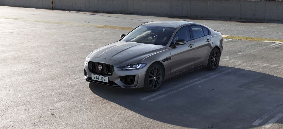 Recenze britského prémiového sedanu Jaguar XE