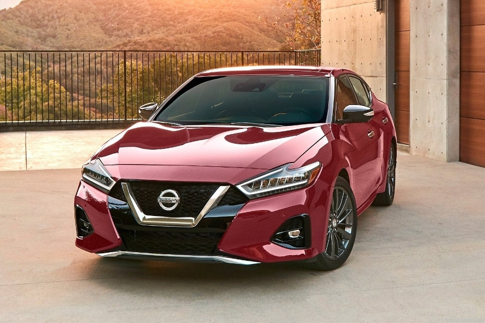 Recenze komfortního a elegantního sedanu Nissan Maxima