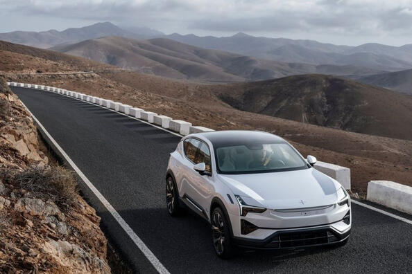 Recenze elektrického crossoveru Polestar 3