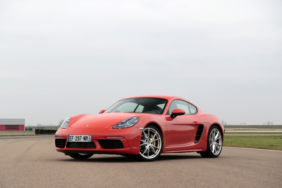 Test sportovního kupé Porsche 718 Cayman