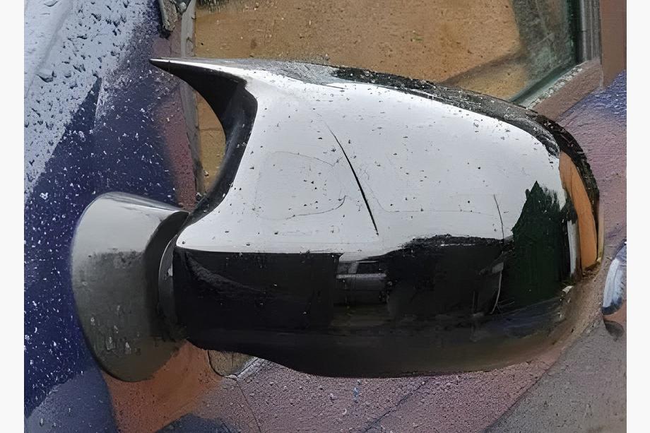 Dacia Duster 2008–2018 Kryty zpetnych zrcatek BMW-Style (2 ks) V-2 Fotografie 2