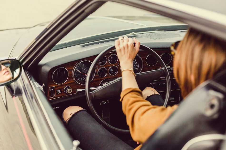 TOP 7 tipů pro řidičky: jak pečovat o auto