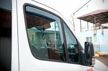 Volkswagen Crafter 2006–2016 Okenní deflektory vkládací (poloprůhledné, 2 ks, Cagatay) fotografie 5