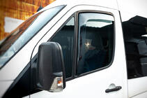 Volkswagen Crafter 2006–2016 Okenní deflektory vkládací (poloprůhledné, 2 ks, Cagatay) fotografie 3
