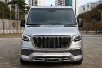 Mercedes Sprinter W907/W910 2018– Přední nárazník s mřížkou (Maybach) fotografie 1