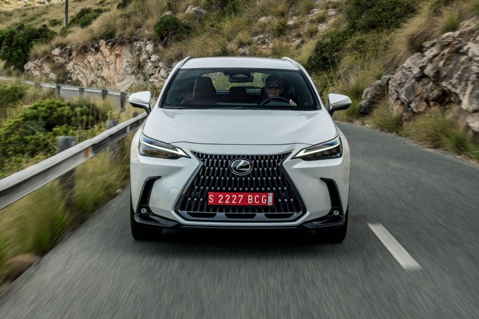Recenze Lexus NX II generace: spojení sportovnosti a komfortu