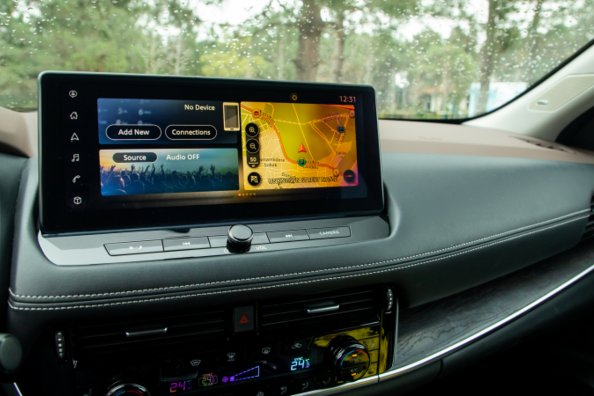 Co je automobilový multimediální systém?