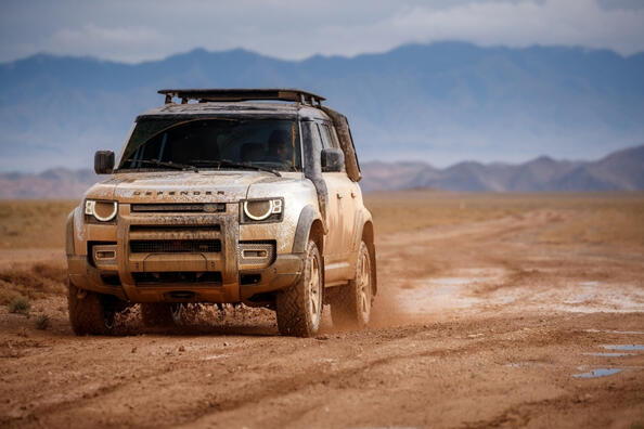 Test velkého výkonného SUV Land Rover Defender 110 Fotografie 1