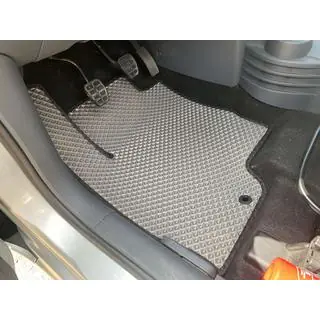 EVA autokoberce do interiéru (šedé) Mitsubishi Colt 2004–2012 fotografie 1