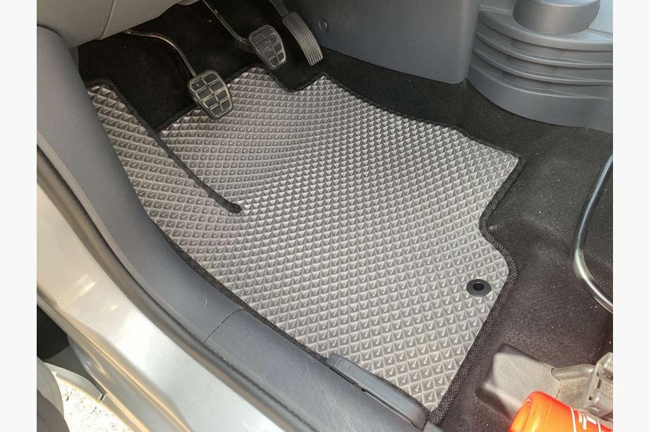 Mitsubishi Colt 2004–2012 EVA autokoberce do interiéru (šedé) Image