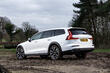 Test kombi druhé generace Volvo V60 Cross Country fotografie 2