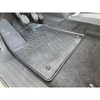 Gumové autokoberce Stingray (4 ks, klip CP2) fotografie 1