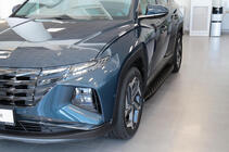 Hyundai Tucson NX4 2021– Boční nášlapy Shining Black (2 ks, hliník) fotografie 6