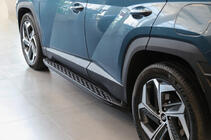 Hyundai Tucson NX4 2021– Boční nášlapy Shining Black (2 ks, hliník) fotografie 9
