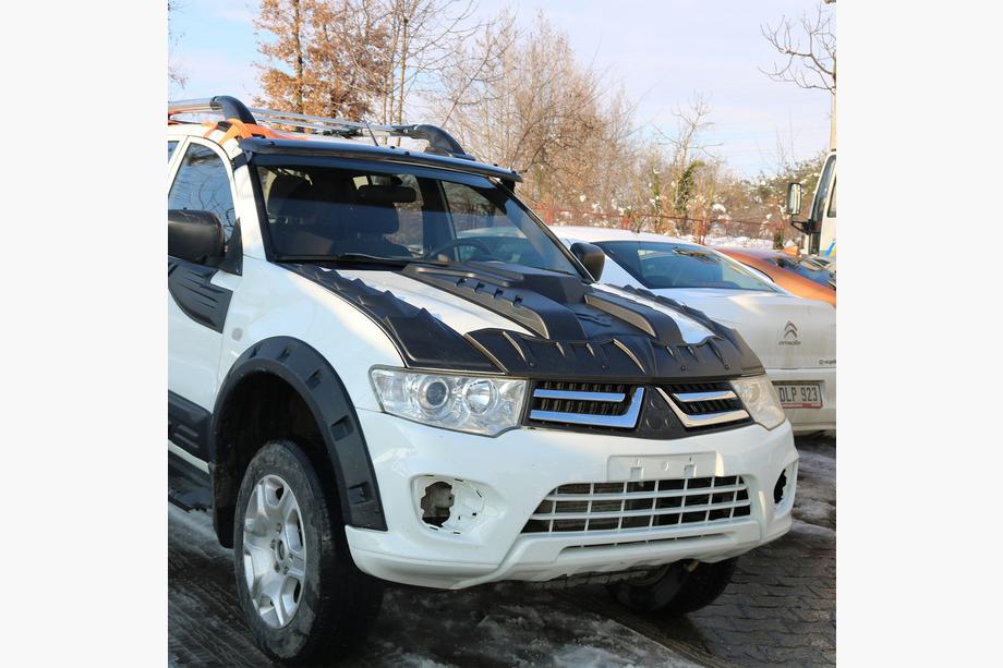 Mitsubishi L200 2006–2015 Nástavec na kapotu V4 (ABS) Fotografie 8