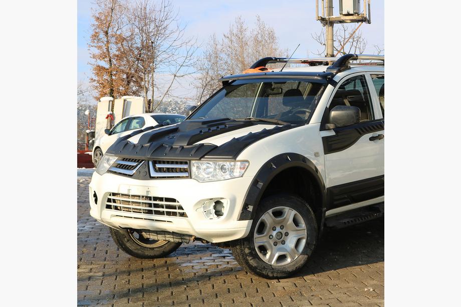 Mitsubishi L200 2006–2015 Nástavec na kapotu V4 (ABS) Fotografie 7