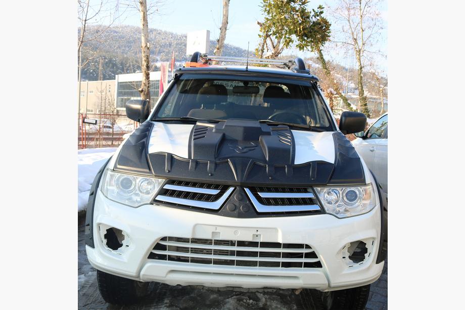 Mitsubishi L200 2006–2015 Nástavec na kapotu V4 (ABS) Fotografie 3