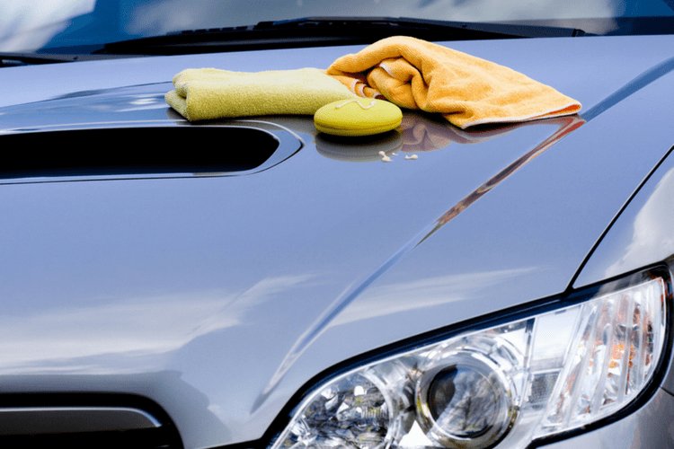 K čemu slouží karosářský vosk na auto?