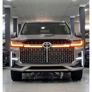 VIP sada bodykitu Toyota Land Cruiser 300 2021– fotografie 4