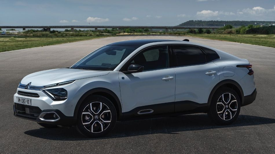 Recenze elektrického fastbacku Citroen e-C4 X