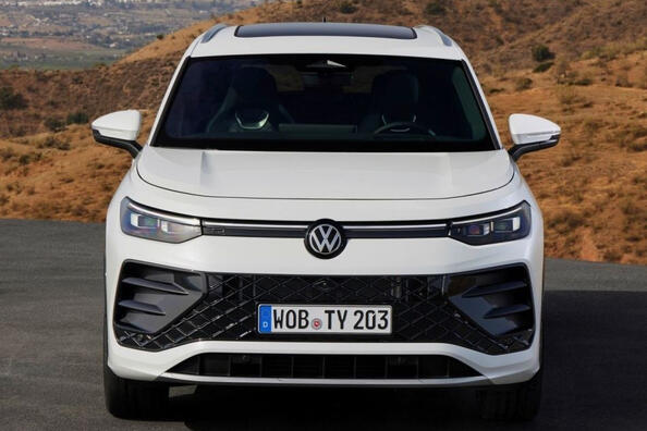 Recenze Volkswagen Tayron druhé generace pro rok 2024 Fotografie 1