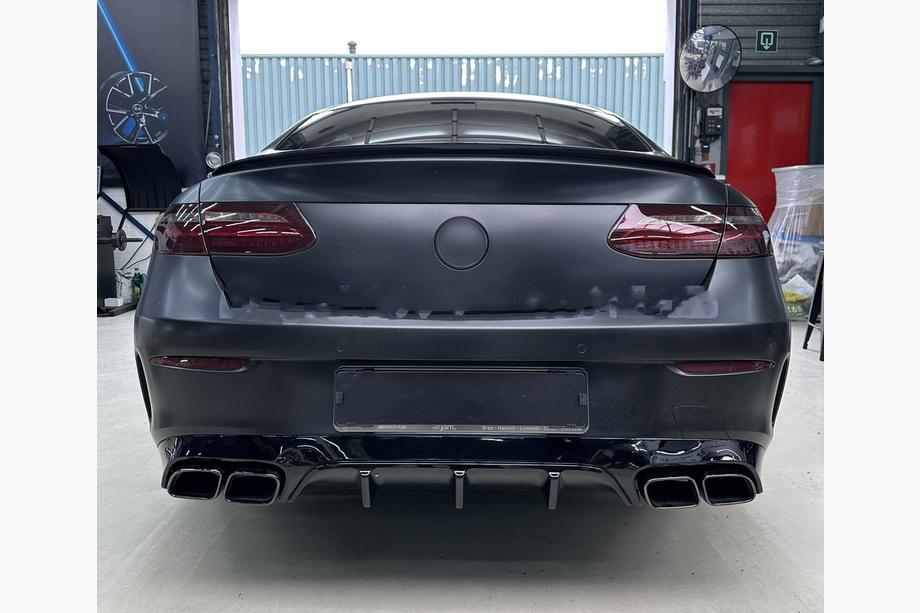 Mercedes E-class Coupé C238 2016–2024 Zadní difuzor Black s výfukovými koncovkami Black (design AMG63) Image