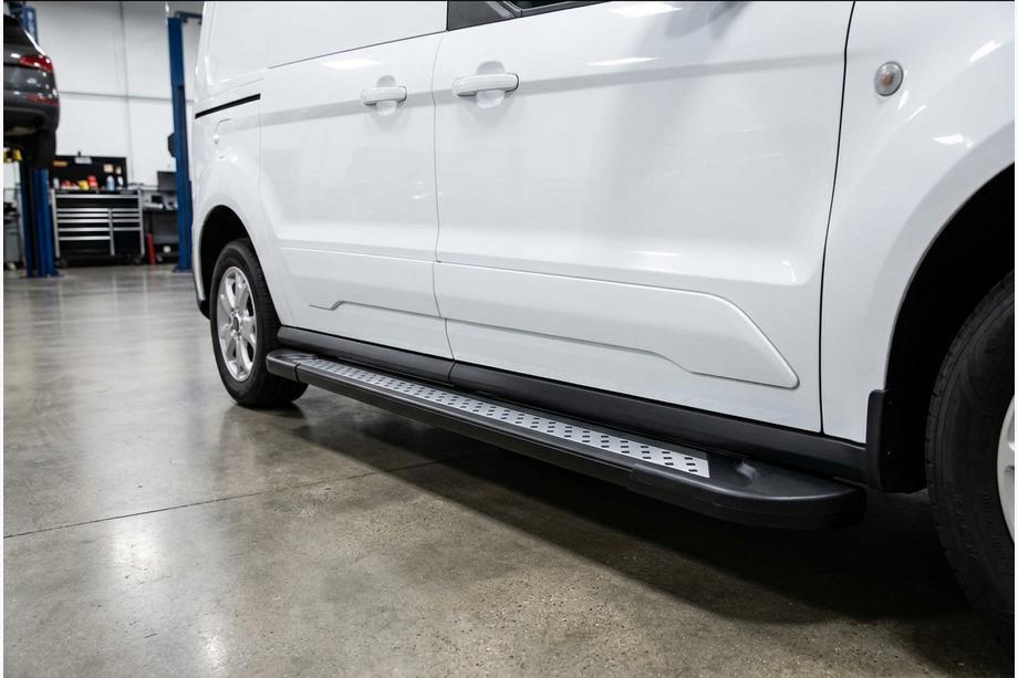 Ford Connect 2021– Boční nášlapy Vision New Black (2 ks, hliník) Maxi (dlouhý rozvor) Image