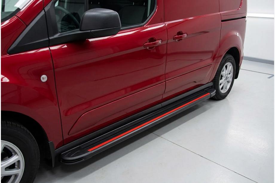 Ford Connect 2021– Boční prahy Maya Red (2 ks, hliník) Image