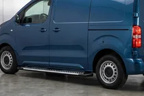 Opel Zafira Life 2019– Boční nášlapy Line (2 ks, hliník) fotografie 1