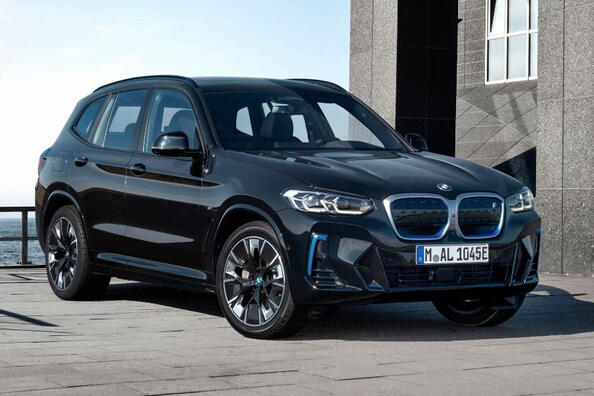 BMW iX3 2021: podrobný přehled modernizovaného elektrického crossoveru