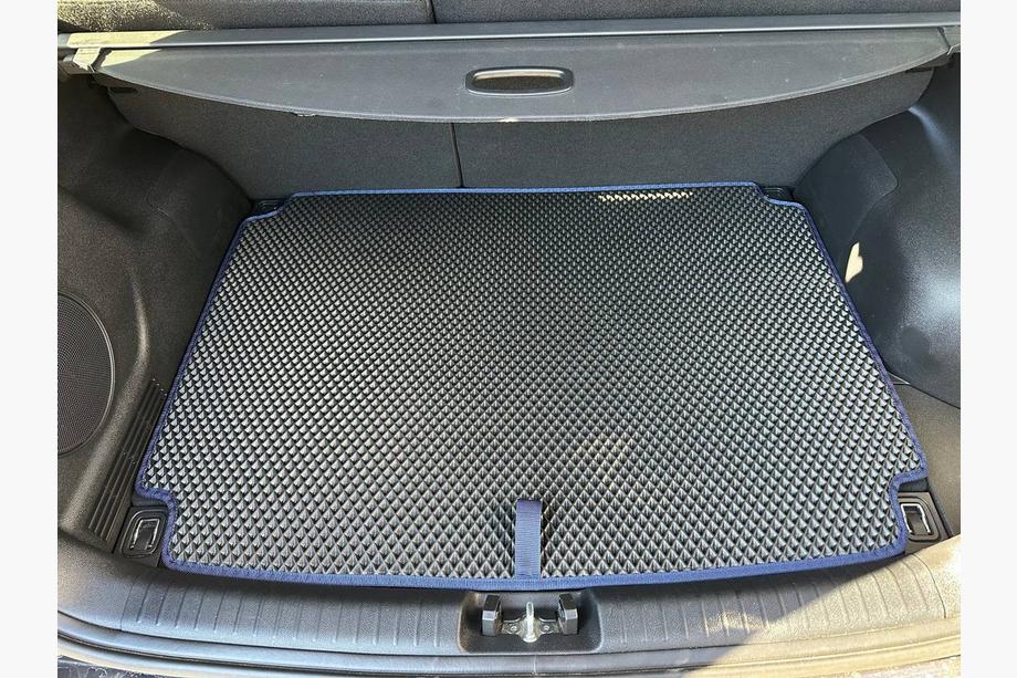 Kia Niro 2016–2021 EVA koberec do kufru (E-Niro 2018-2022, se subwooferem, černý) Image