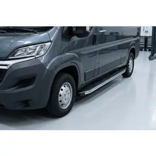 Boční nášlapy BlackLine (2 ks, hliník) Opel Movano 2021– fotografie 1