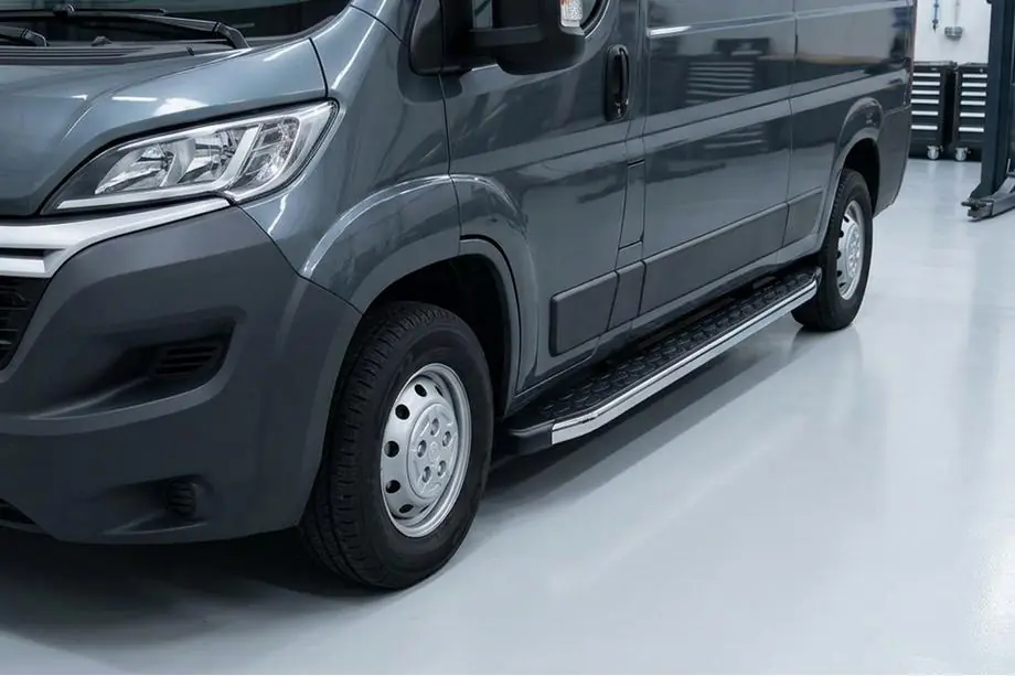 Opel Movano 2021– Boční nášlapy BlackLine (2 ks, hliník) Image