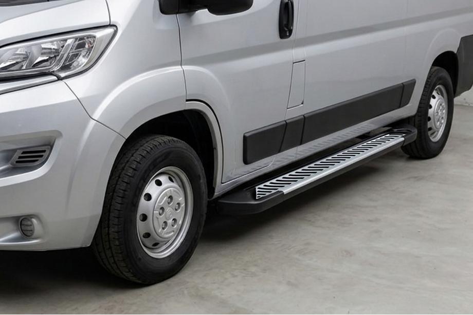 Opel Movano 2021– Boční nášlapy Line (2 ks, hliník) Image