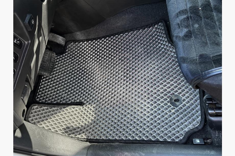 Mitsubishi Outlander 2001–2006 EVA autokoberce (černé) Image