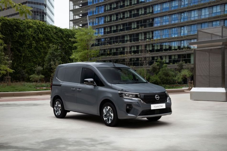 Recenze Nissan Townstar: spojení komfortu a funkčnosti