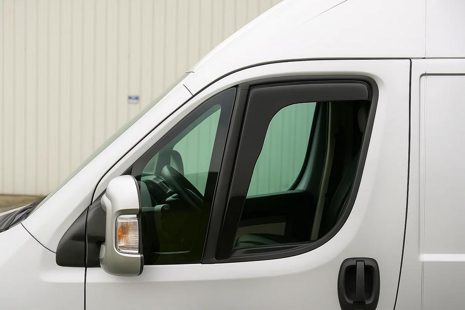 Peugeot Boxer 2006–2025 Vkládací deflektory oken Niken Luxury (2 ks) Image