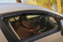 Volkswagen Caddy 2015–2020 Vkládací deflektory oken Niken Luxury (2 ks) fotografie 1