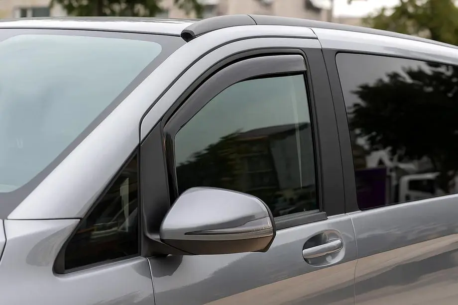 Mercedes Vito/V-class W447 2014– Vkládací deflektory oken Niken Luxury (2 ks) Image