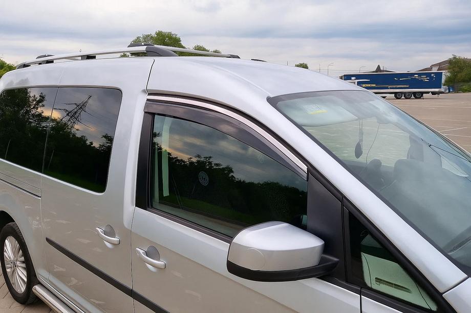 Volkswagen Caddy 2004–2010 Okenní deflektory s chromovanou lištou Niken Luxury (2 ks) Image